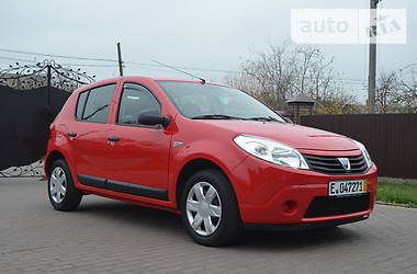 Хэтчбек Dacia Sandero 2009 в Дубно