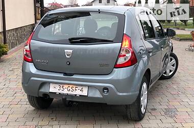 Хэтчбек Dacia Sandero 2009 в Стрые