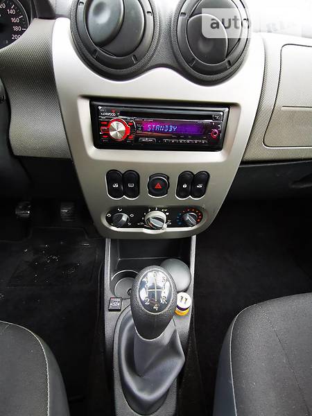 Хетчбек Dacia Sandero 2009 в Золочеві