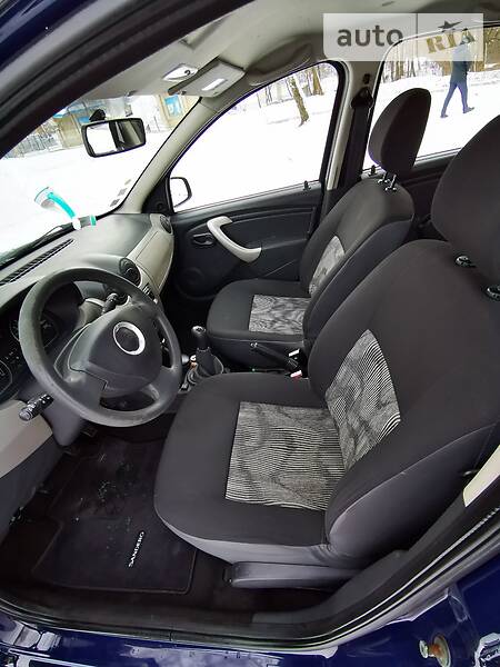 Хетчбек Dacia Sandero 2009 в Золочеві