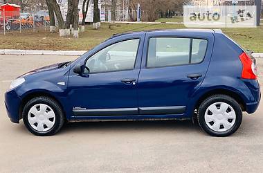 Хэтчбек Dacia Sandero 2009 в Кропивницком