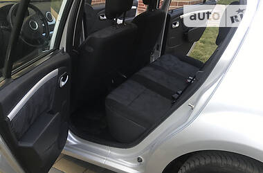 Хетчбек Dacia Sandero 2008 в 