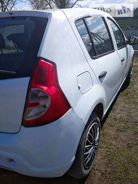 Хетчбек Dacia Sandero 2011 в Теофіполі