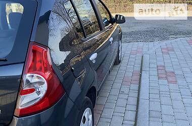 Хетчбек Dacia Sandero 2008 в 