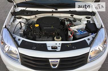 Хетчбек Dacia Sandero 2009 в 
