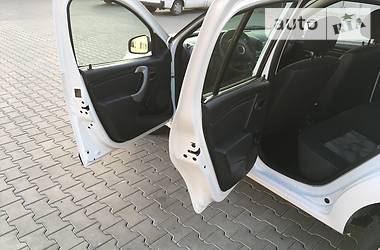 Хетчбек Dacia Sandero 2009 в 