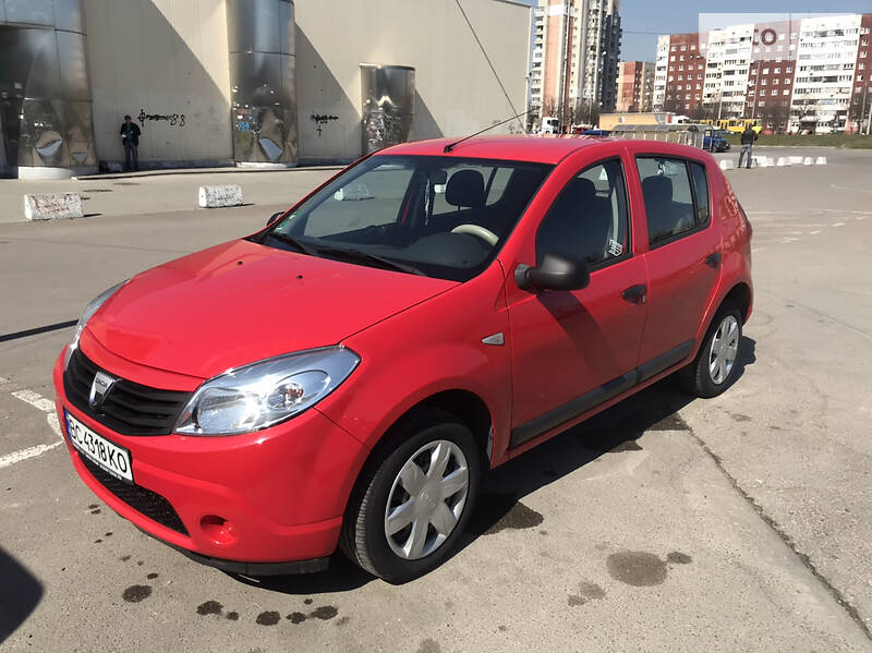 Хетчбек Dacia Sandero 2010 в 