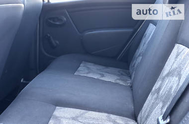 Хетчбек Dacia Sandero 2009 в 
