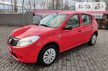 Хетчбек Dacia Sandero 2008 в 