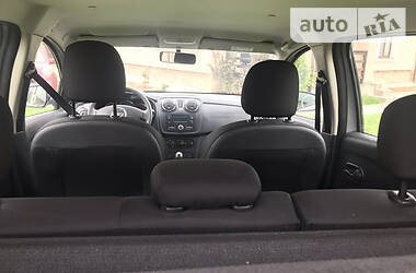 Хетчбек Dacia Sandero 2016 в 