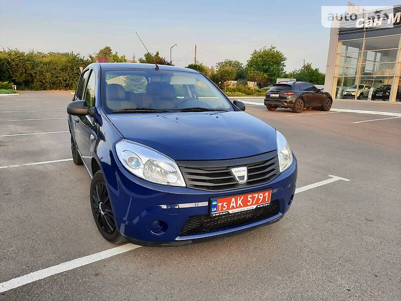 Хетчбек Dacia Sandero 2010 в Полтаві фото 12 Хетчбек Dacia Sandero 2010 в Полтаві