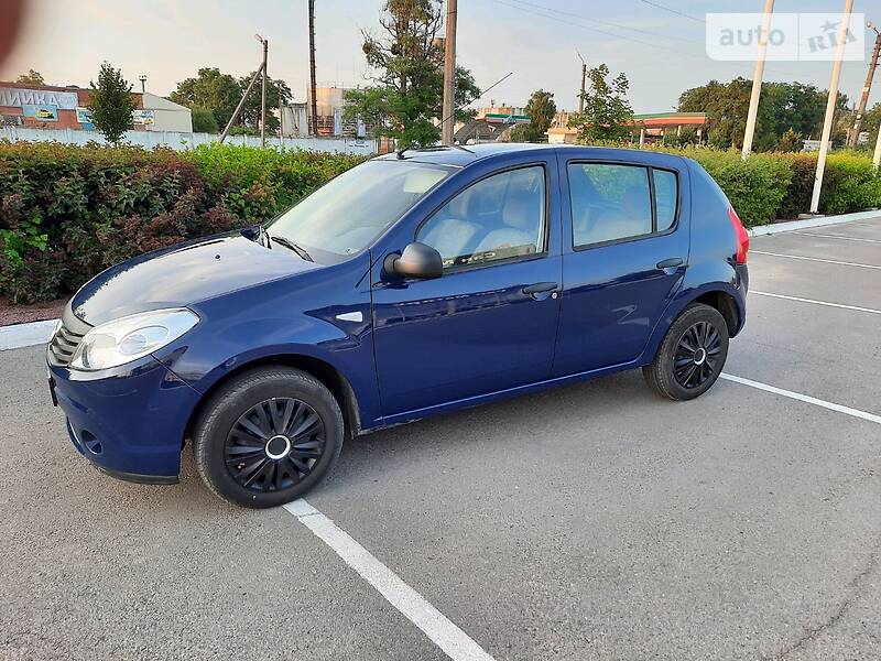 Хетчбек Dacia Sandero 2010 в Полтаві фото 19 Хетчбек Dacia Sandero 2010 в Полтаві