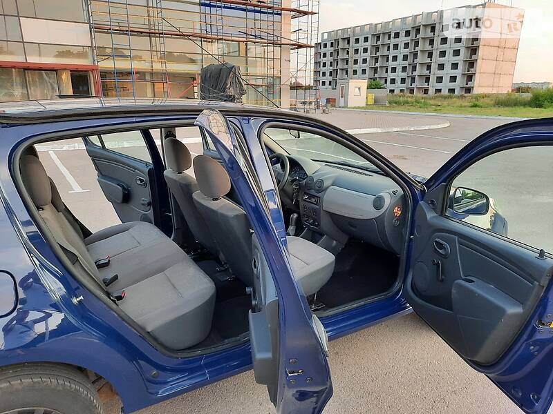 Хетчбек Dacia Sandero 2010 в Полтаві фото 37 Хетчбек Dacia Sandero 2010 в Полтаві