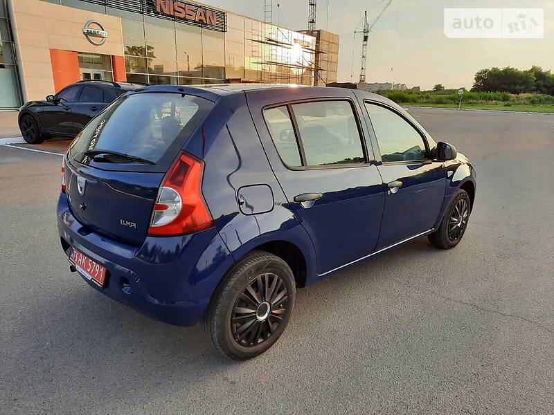 Хетчбек Dacia Sandero 2010 в Полтаві фото 73 Хетчбек Dacia Sandero 2010 в Полтаві