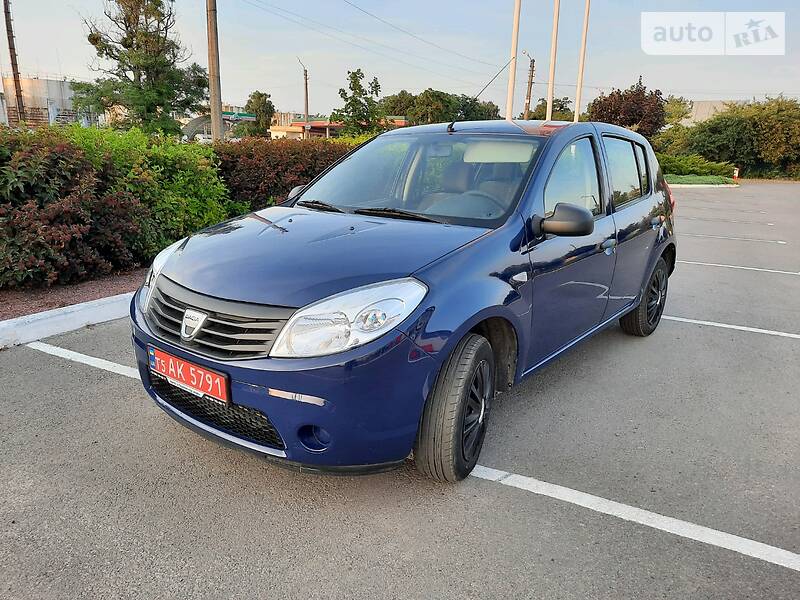 Хетчбек Dacia Sandero 2010 в Полтаві фото 90 Хетчбек Dacia Sandero 2010 в Полтаві