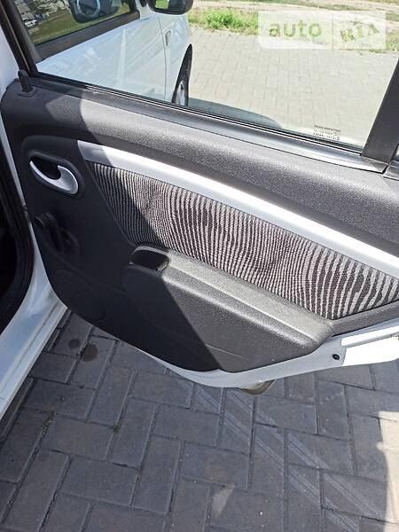 Хетчбек Dacia Sandero 2009 в Кременчуці