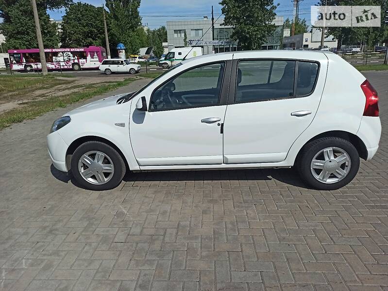 Хетчбек Dacia Sandero 2009 в Кременчуці
