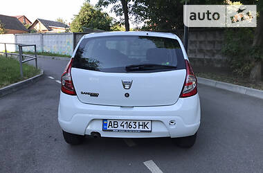 Хэтчбек Dacia Sandero 2010 в Виннице