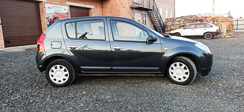 Хетчбек Dacia Sandero 2008 в Луцьку