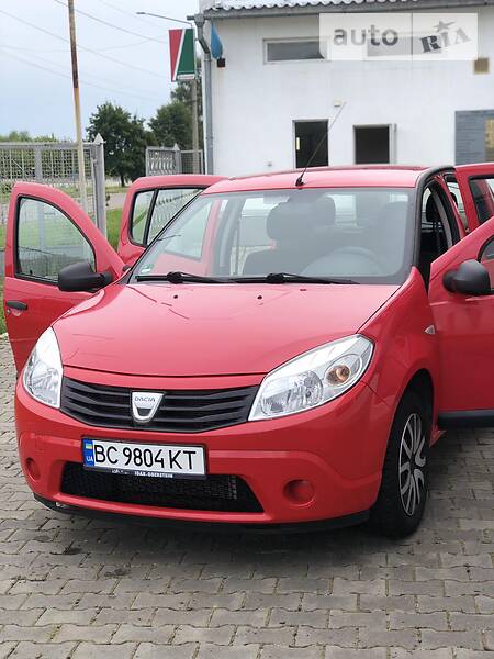 Хэтчбек Dacia Sandero 2009 в Дрогобыче