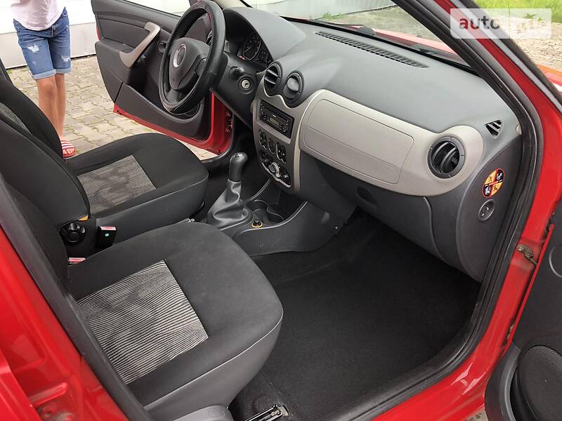 Хэтчбек Dacia Sandero 2009 в Дрогобыче