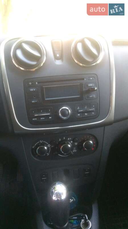 Хетчбек Dacia Sandero 2016 в Львові