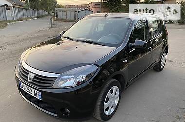 Хэтчбек Dacia Sandero 2010 в Киеве