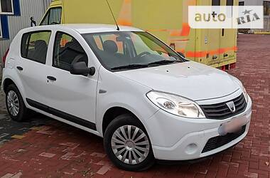 Хэтчбек Dacia Sandero 2011 в Ровно