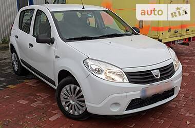 Хэтчбек Dacia Sandero 2011 в Ровно