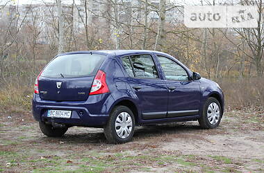 Хэтчбек Dacia Sandero 2009 в Сумах