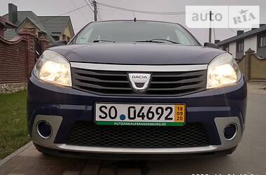 Хэтчбек Dacia Sandero 2009 в Ровно