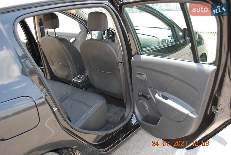 Хетчбек Dacia Sandero 2012 в Кропивницькому