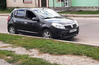 Хэтчбек Dacia Sandero 2011 в Изяславе