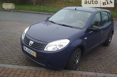 Хетчбек Dacia Sandero 2009 в Дрогобичі