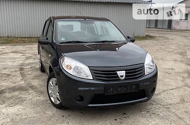 Хэтчбек Dacia Sandero 2008 в Ахтырке