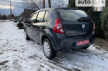 Хэтчбек Dacia Sandero 2009 в Ахтырке