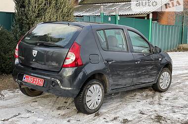 Хэтчбек Dacia Sandero 2009 в Ахтырке