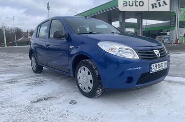 Хэтчбек Dacia Sandero 2009 в Виннице