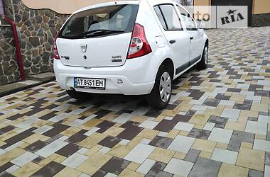 Седан Dacia Sandero 2009 в Івано-Франківську