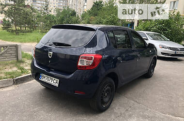 Хэтчбек Dacia Sandero 2013 в Сумах