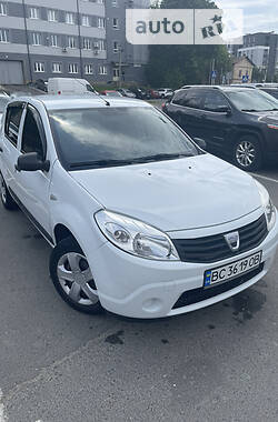 Хетчбек Dacia Sandero 2011 в Львові