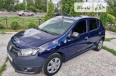 Хэтчбек Dacia Sandero 2015 в Сумах