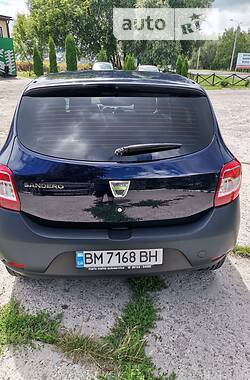 Хэтчбек Dacia Sandero 2015 в Сумах