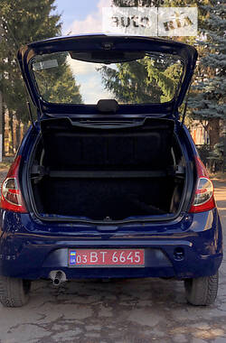 Хетчбек Dacia Sandero 2010 в Умані