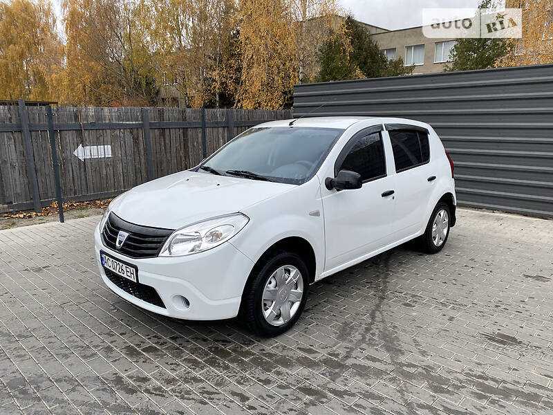 Хэтчбек Dacia Sandero 2010 в Ковеле