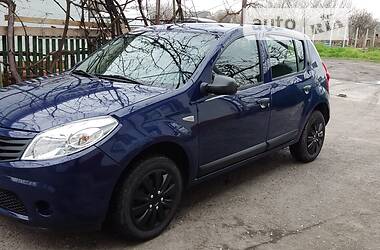 Хэтчбек Dacia Sandero 2009 в 