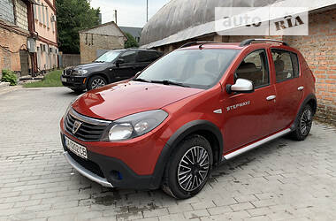 Хэтчбек Dacia Sandero 2012 в Черкассах