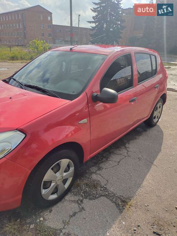 Хетчбек Dacia Sandero 2009 в Білопіллі