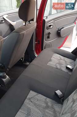 Хэтчбек Dacia Sandero 2011 в Запорожье