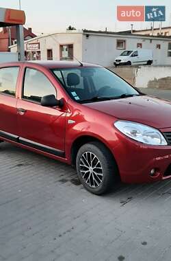 Хэтчбек Dacia Sandero 2011 в Запорожье